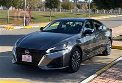 نيسان ألتيما